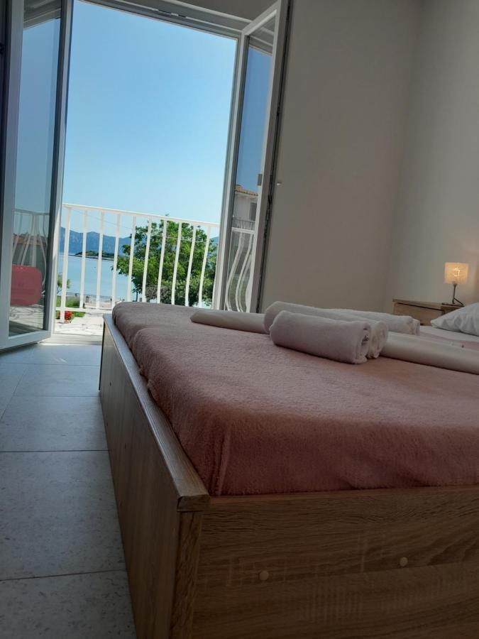 Apartmani Urlic Сресер Екстериор снимка