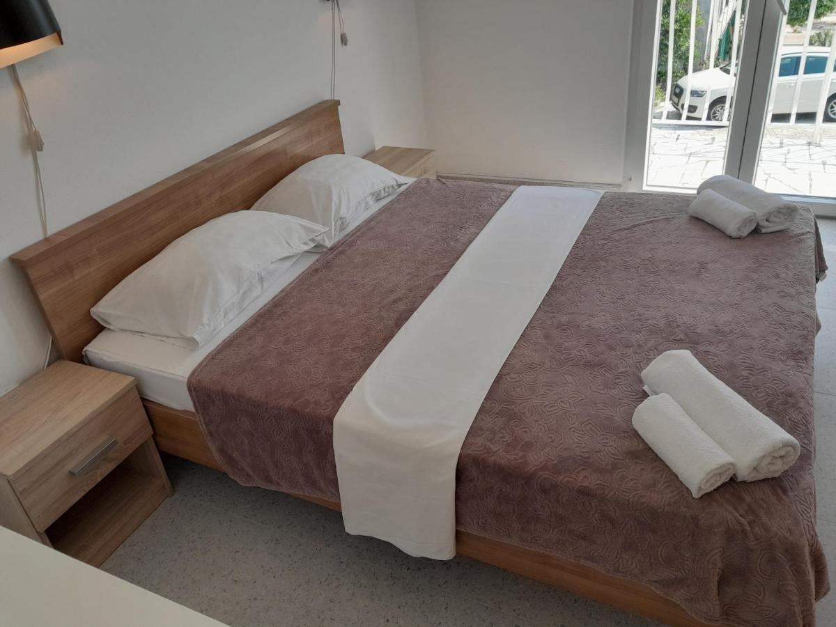 Apartmani Urlic Сресер Екстериор снимка