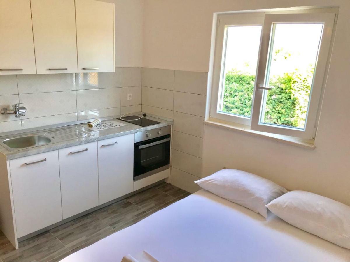 Apartmani Urlic Сресер Екстериор снимка