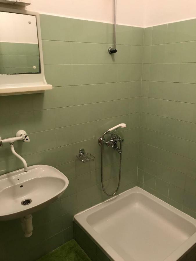 Apartmani Urlic Сресер Екстериор снимка
